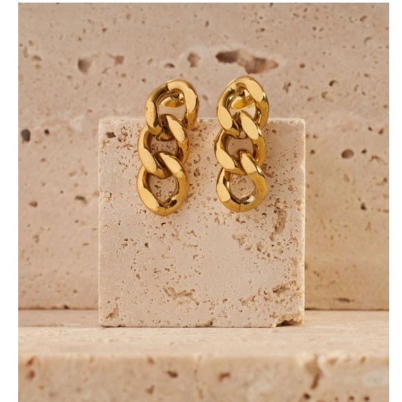 The Perfect Hoop - The Figaro Drop Hoop - 18K triple-layered gold over brass - Picture 3 of 12